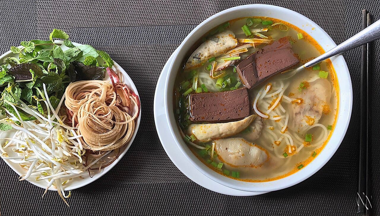 Source photograph of Bún bò Huế