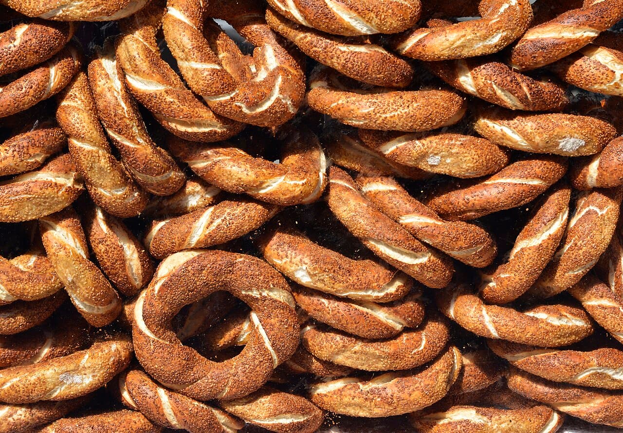 Source photograph of Simit