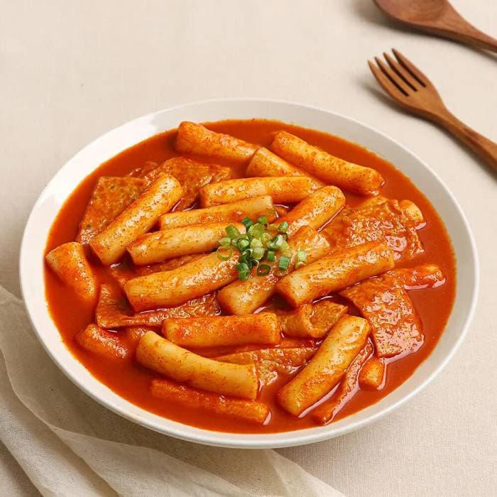 Source photograph of Tteokbokki. Not official I Want Some Food pixel artwork.