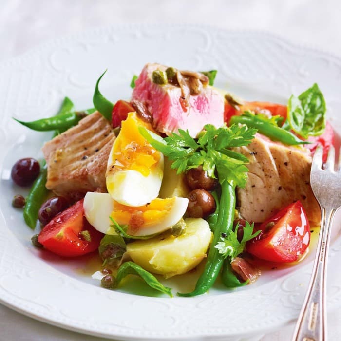 Source photograph of Tuna Nicoise