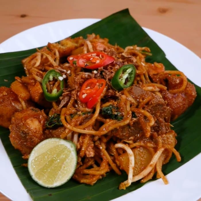Source photograph of Mee goreng mamak