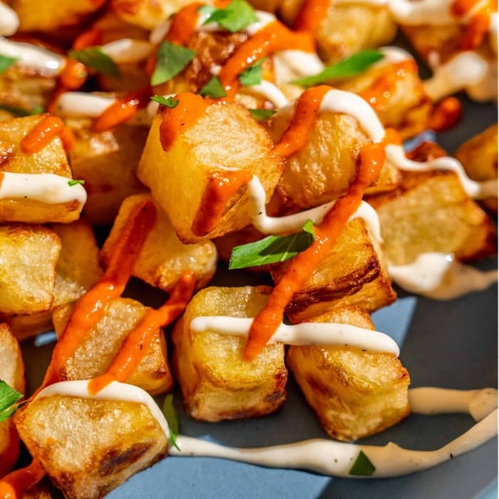 Source photograph of Air fryer patatas bravas