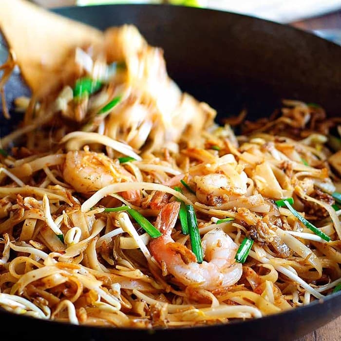 Source photograph of Spicy Thai prawn noodles