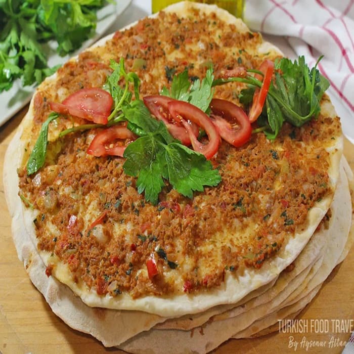 Source photograph of Turkish lahmacun