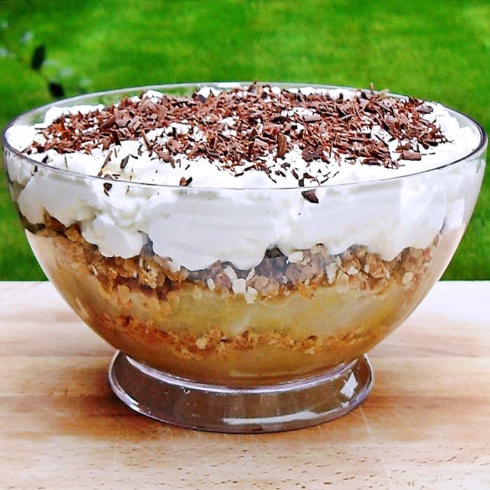 Source photograph of Old-fashioned Danish Apple Trifle